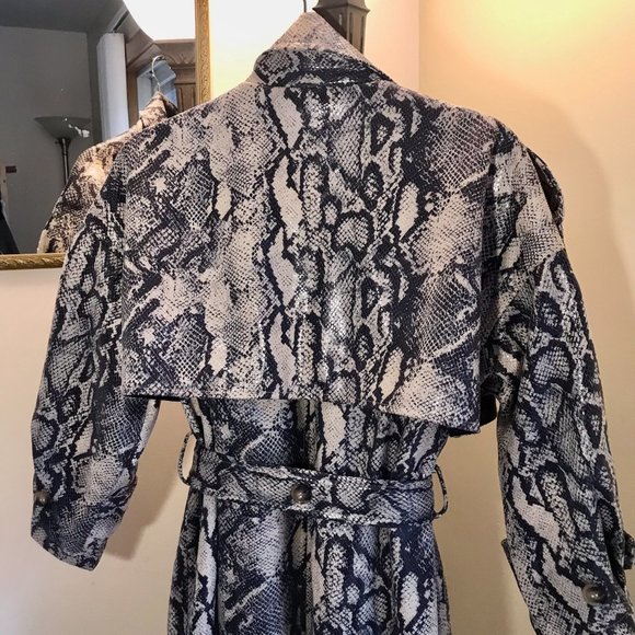 BRAND NEW Nasty Gal Snake Print Trench Coat - Picture 3 of 8